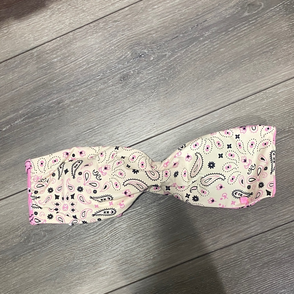 NWOT! Victoria’s Secret SAMPLE Pink and Black Paisley Bikini Too
